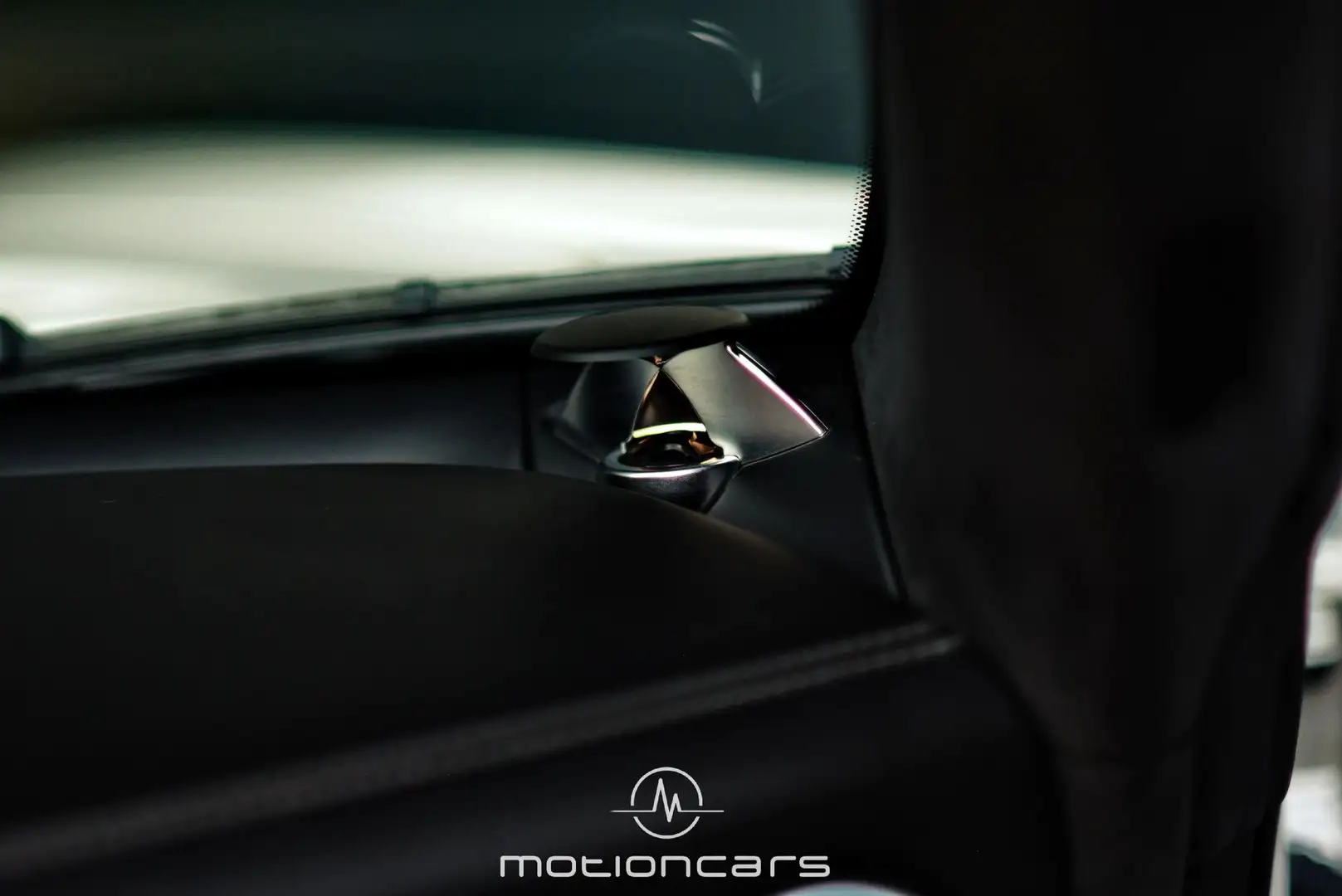 Vehicle image, number 40