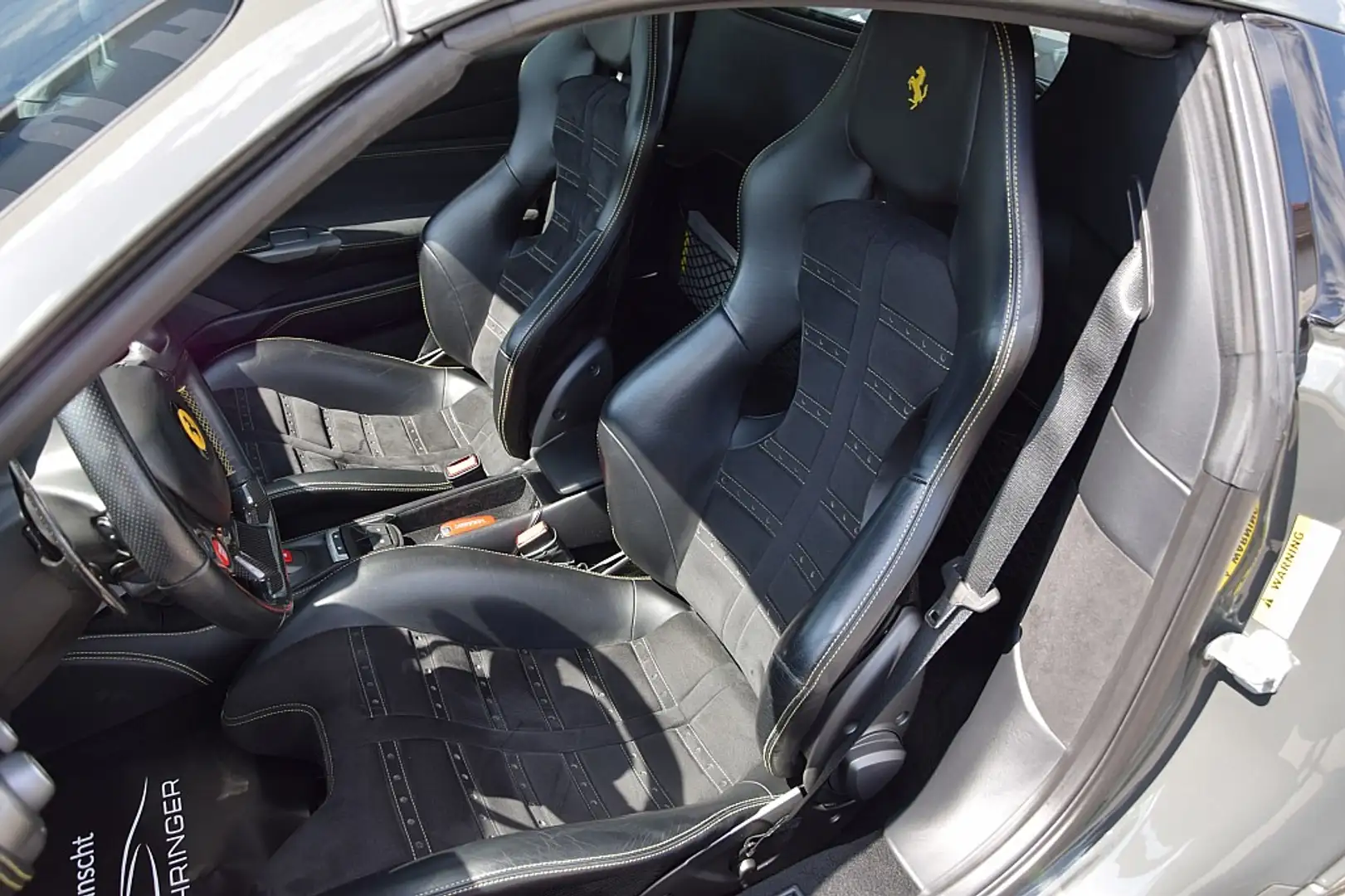 Vehicle image, number 6