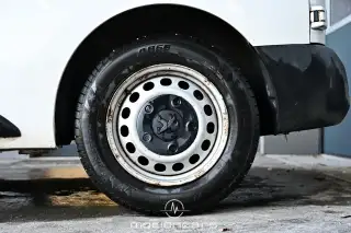 Vehicle image thumbnail, number 8
