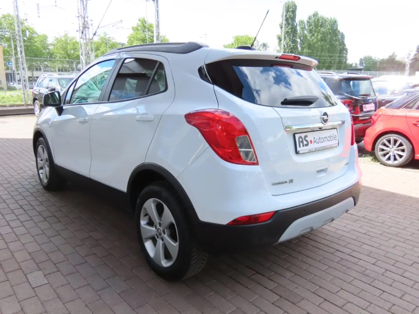 Vehicle image, number 4