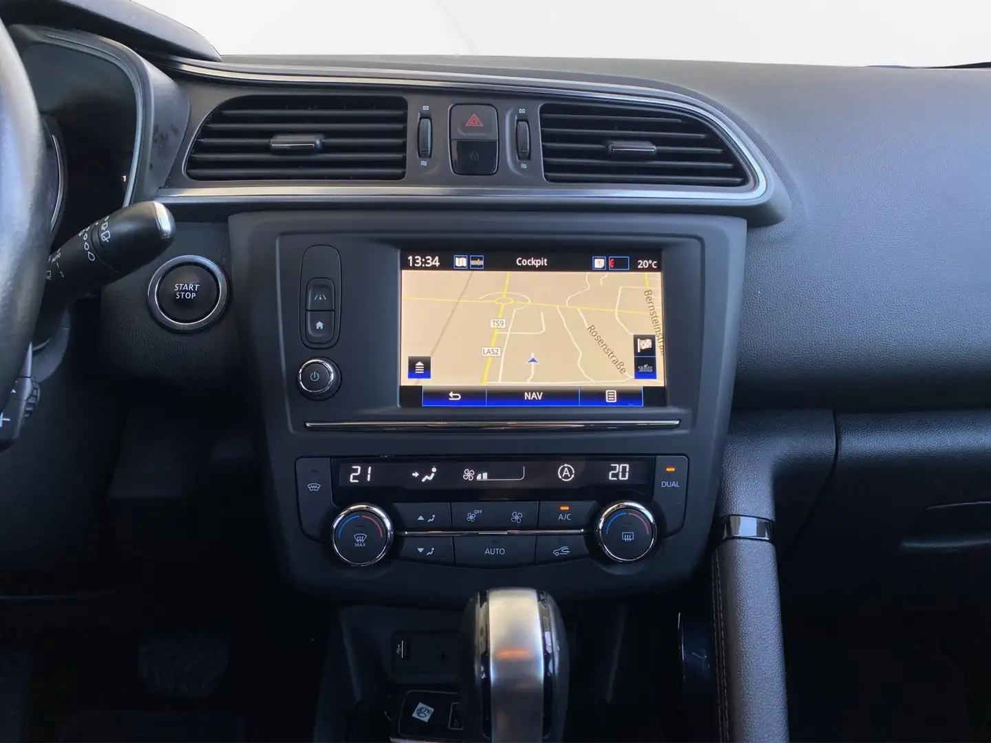 Vehicle image, number 12