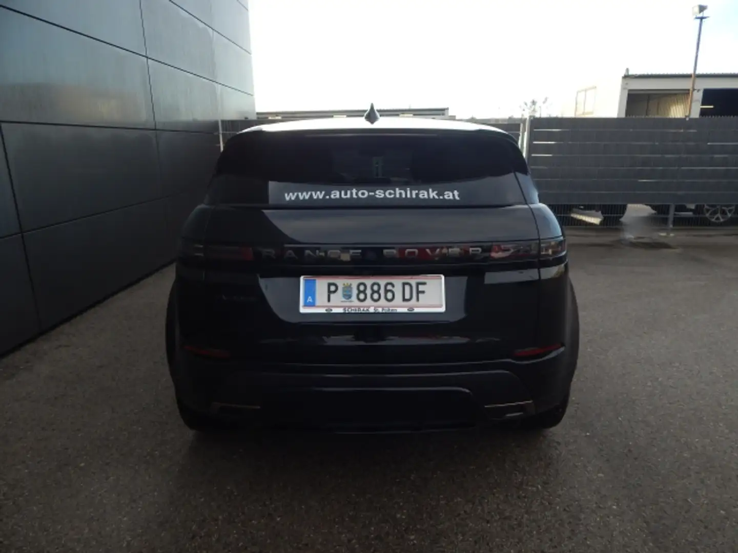 Vehicle image, number 4