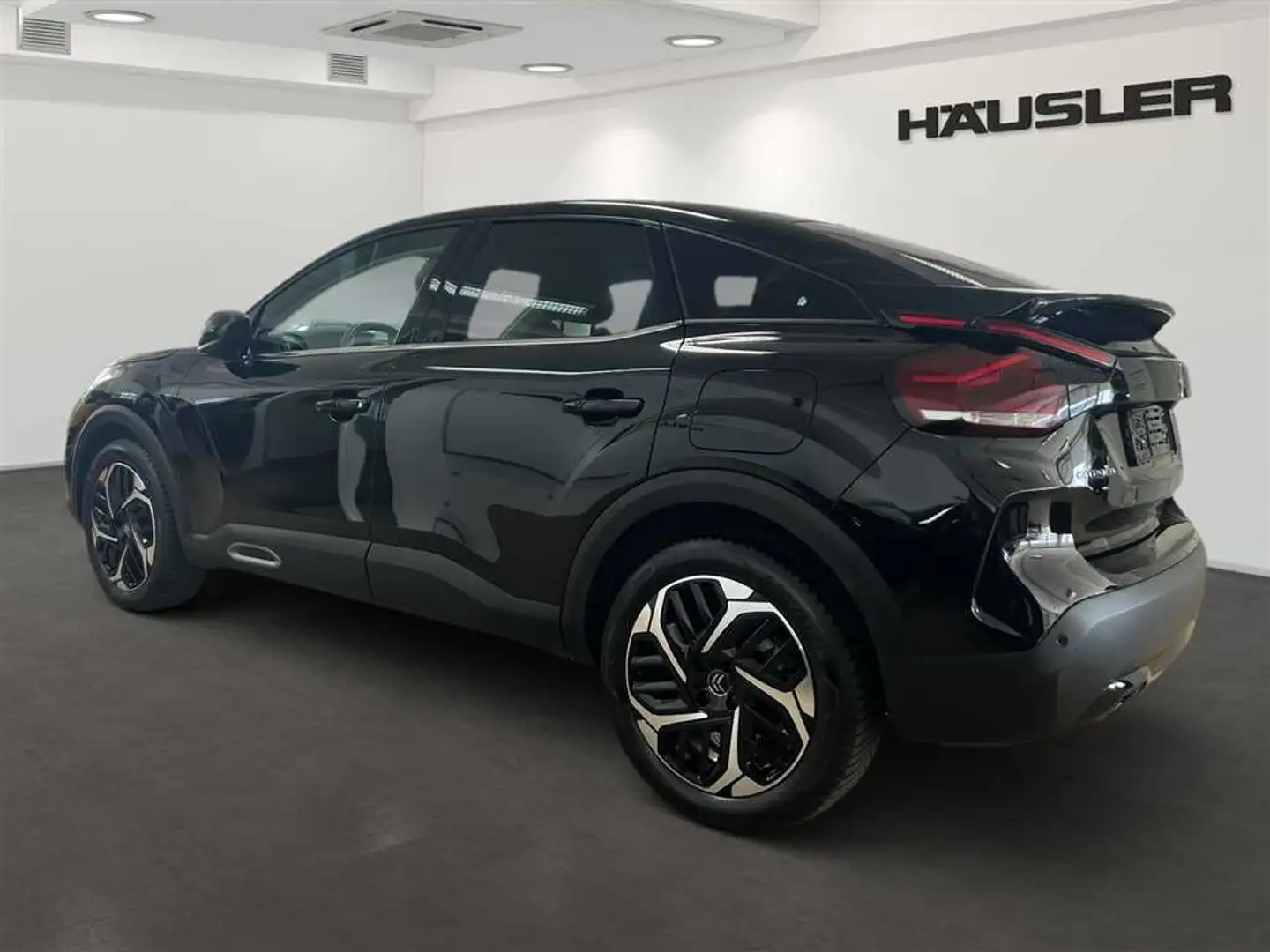 Vehicle image, number 4