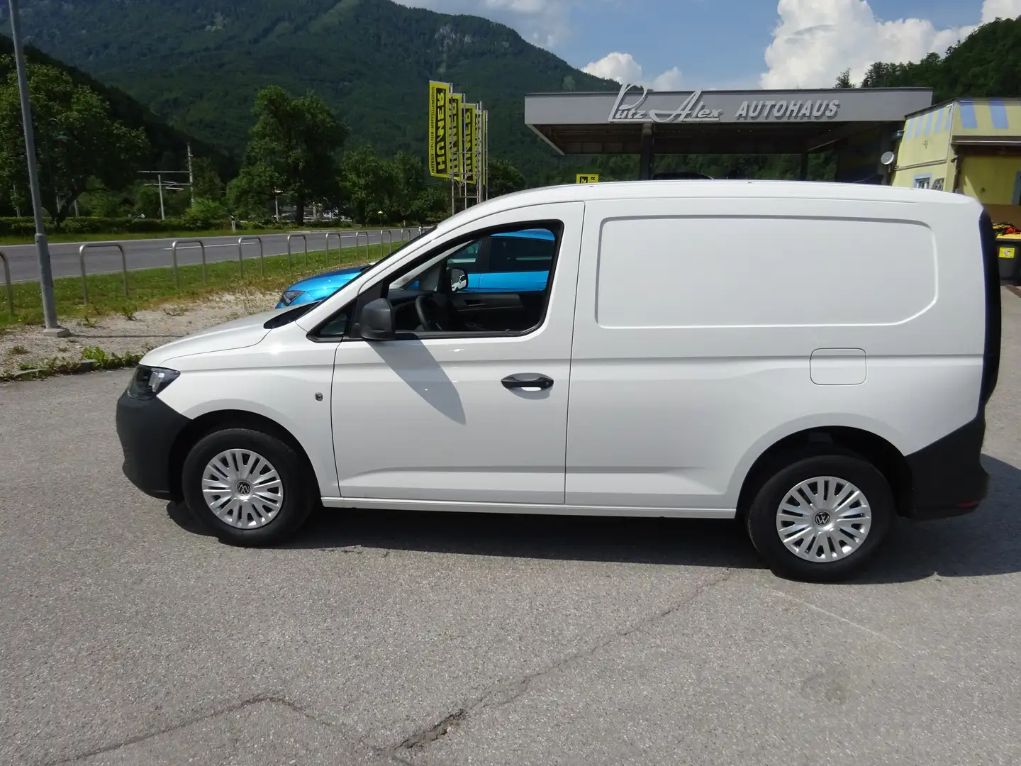 Vehicle image, number 3