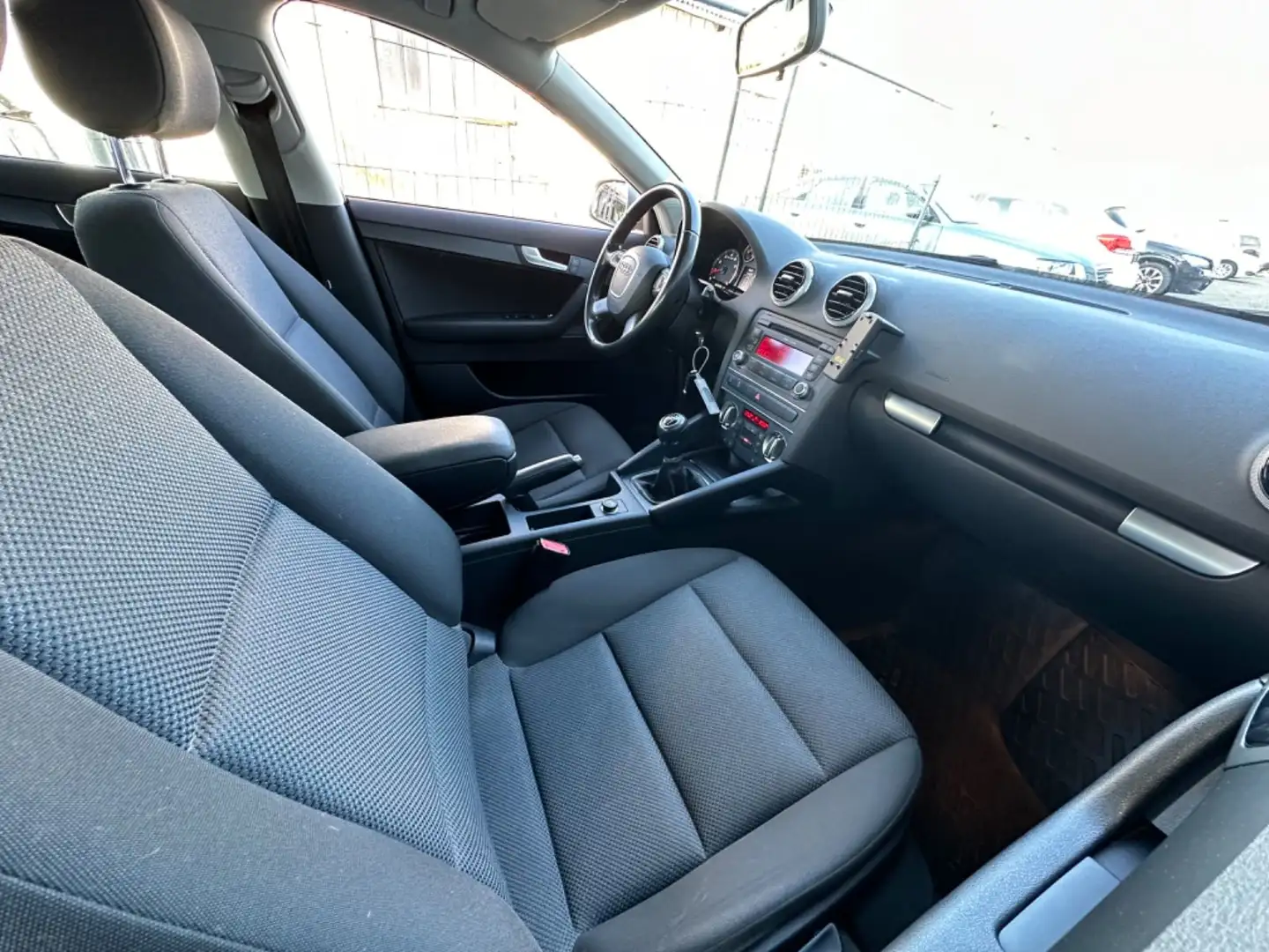 Vehicle image, number 9