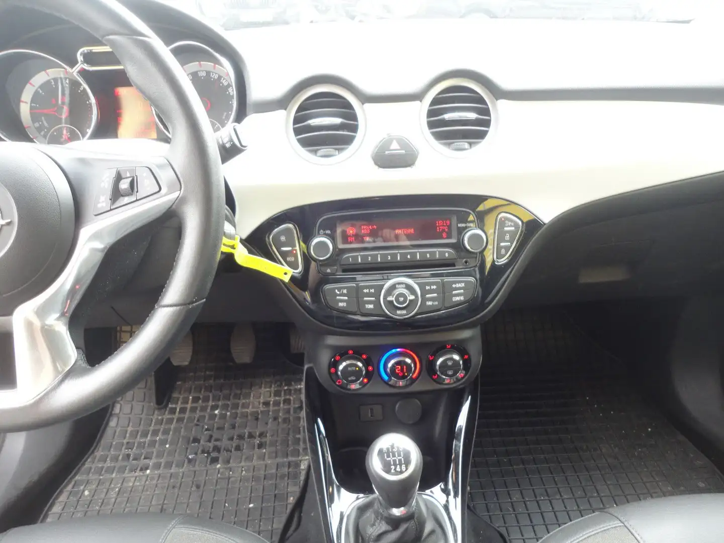 Vehicle image, number 10