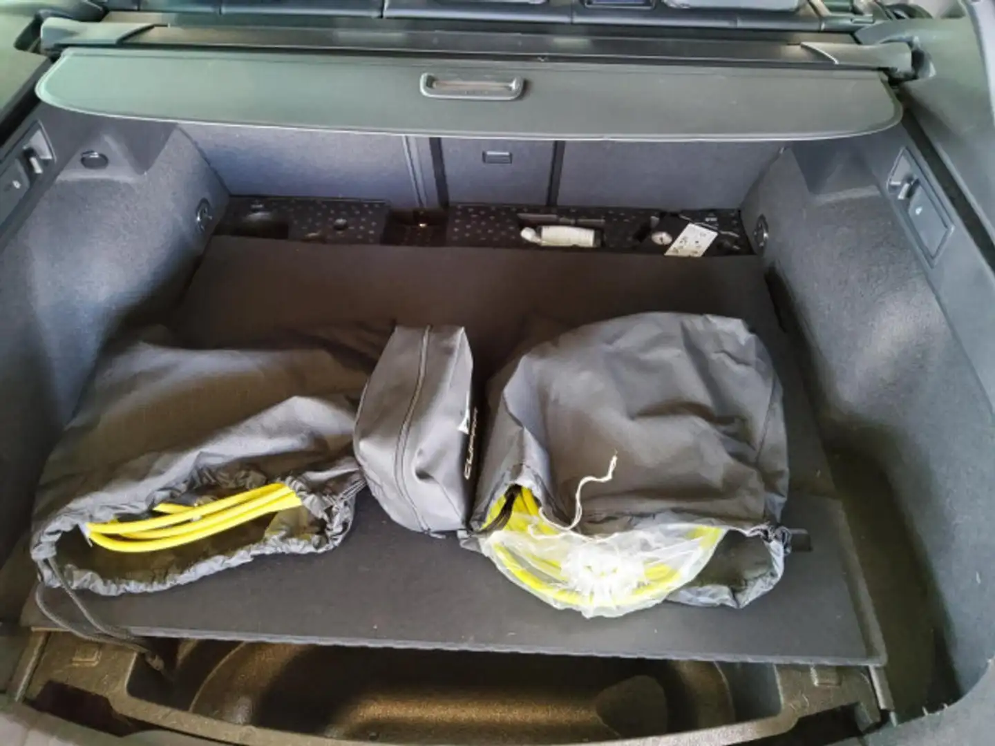 Vehicle image, number 9