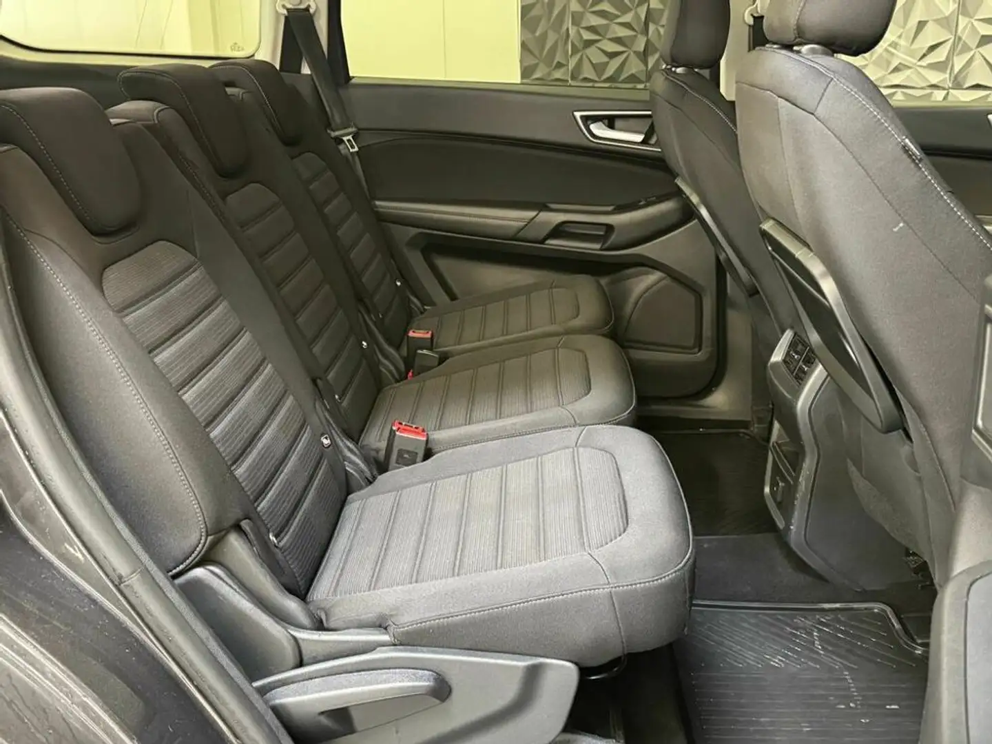 Vehicle image, number 9