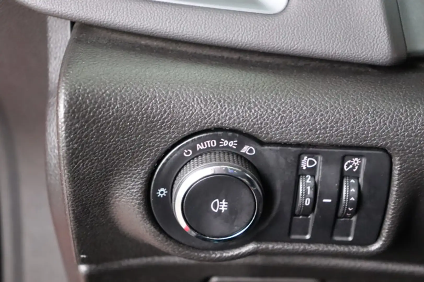 Vehicle image, number 9