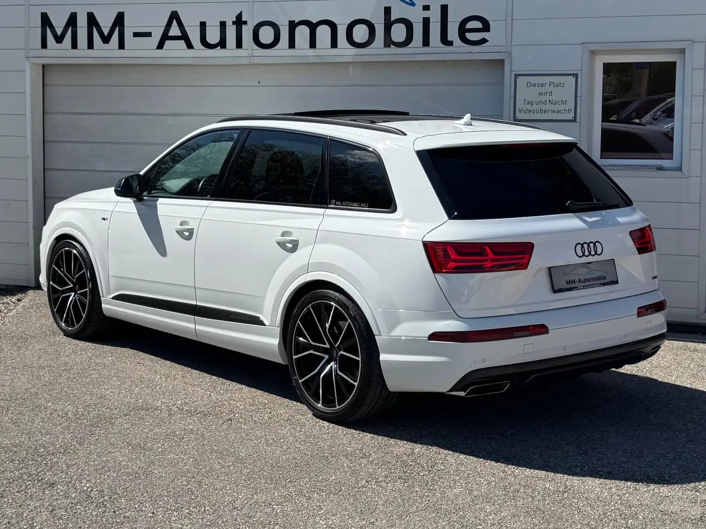 Vehicle image, number 2