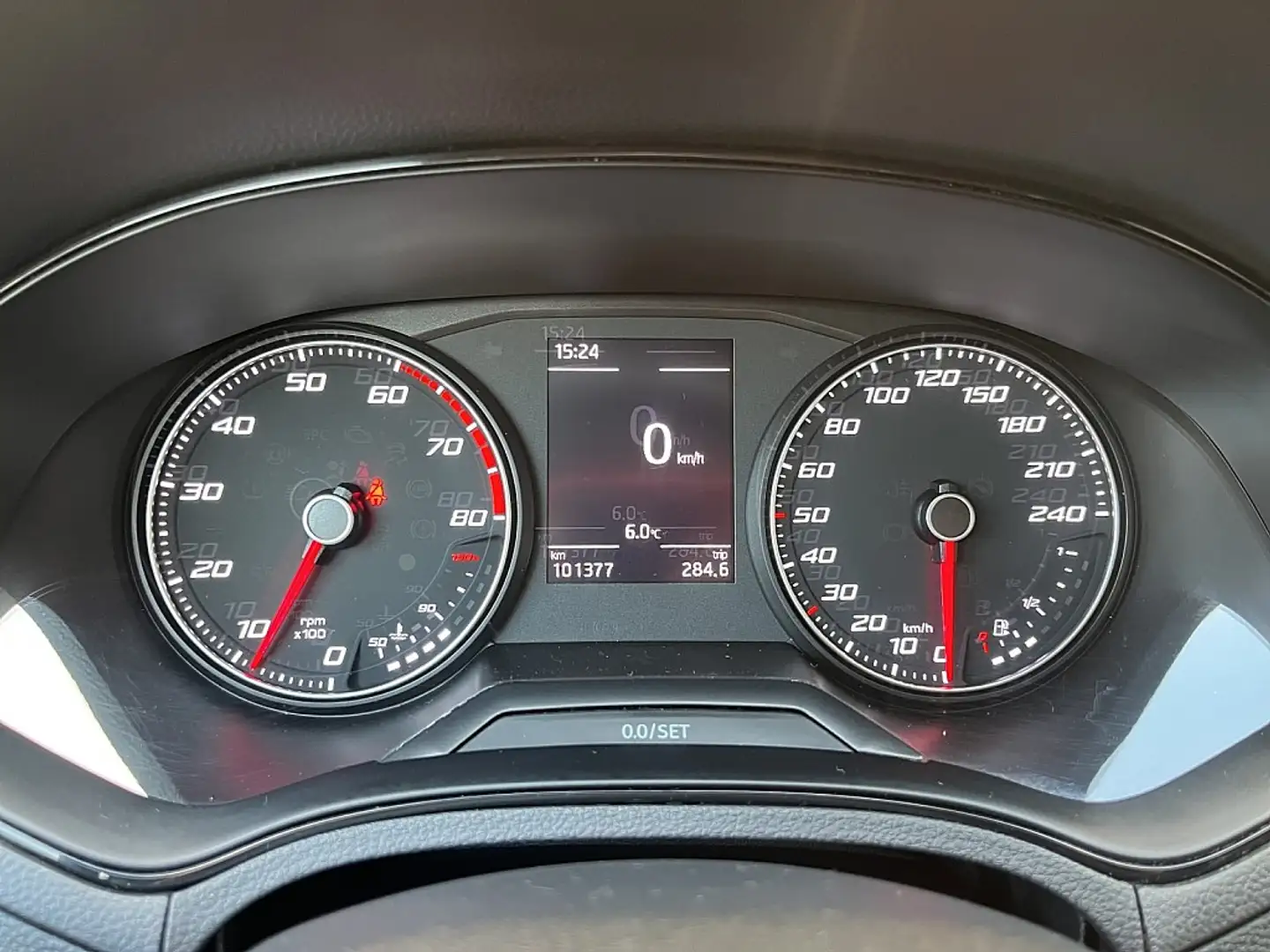 Vehicle image, number 12