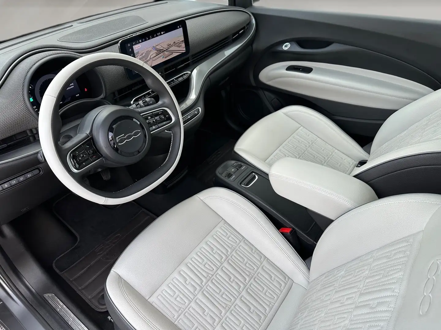 Vehicle image, number 12