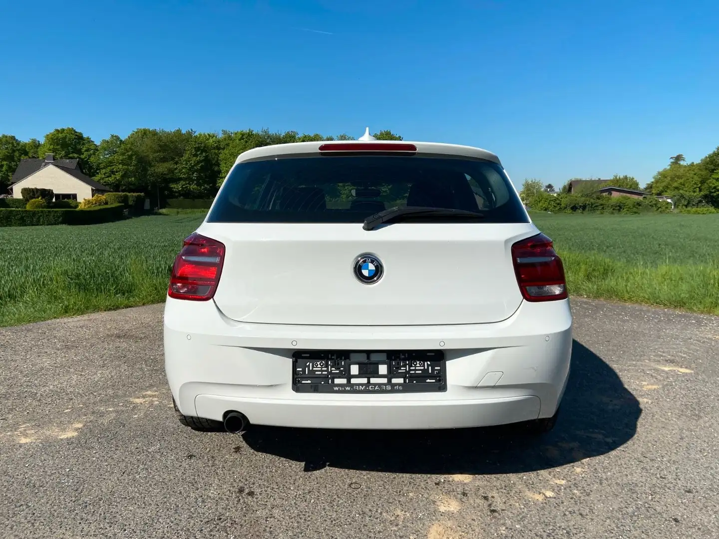 Vehicle image, number 4