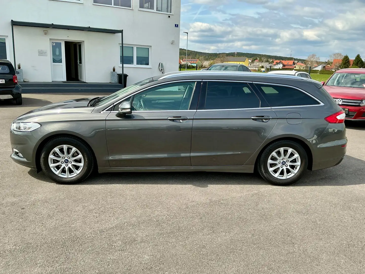 Vehicle image, number 8