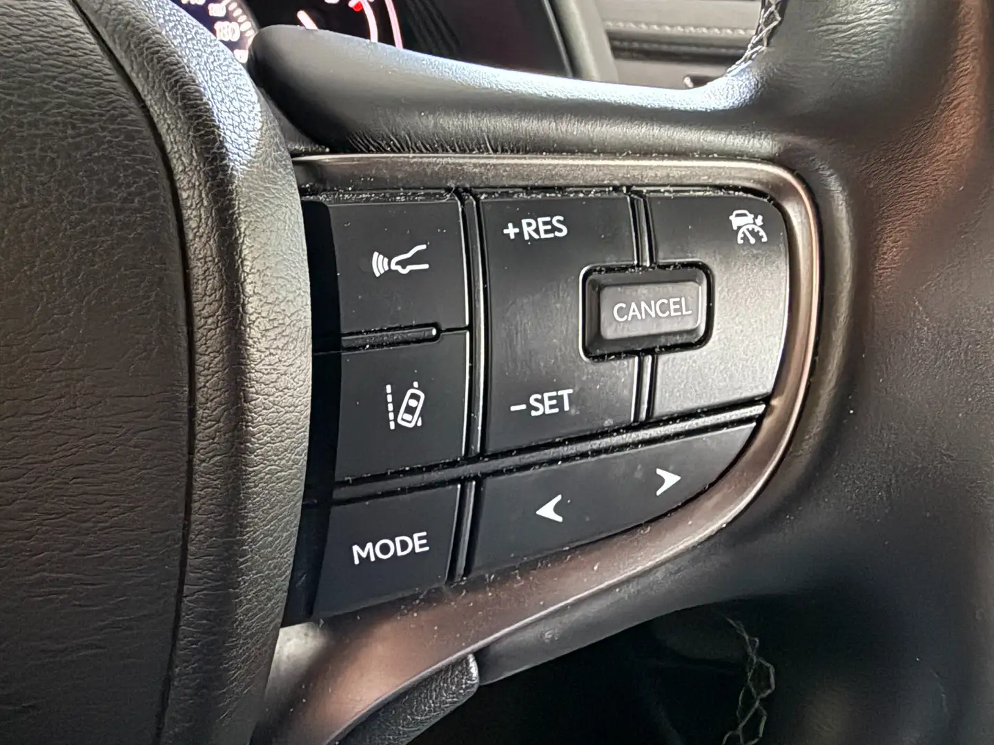 Vehicle image, number 8