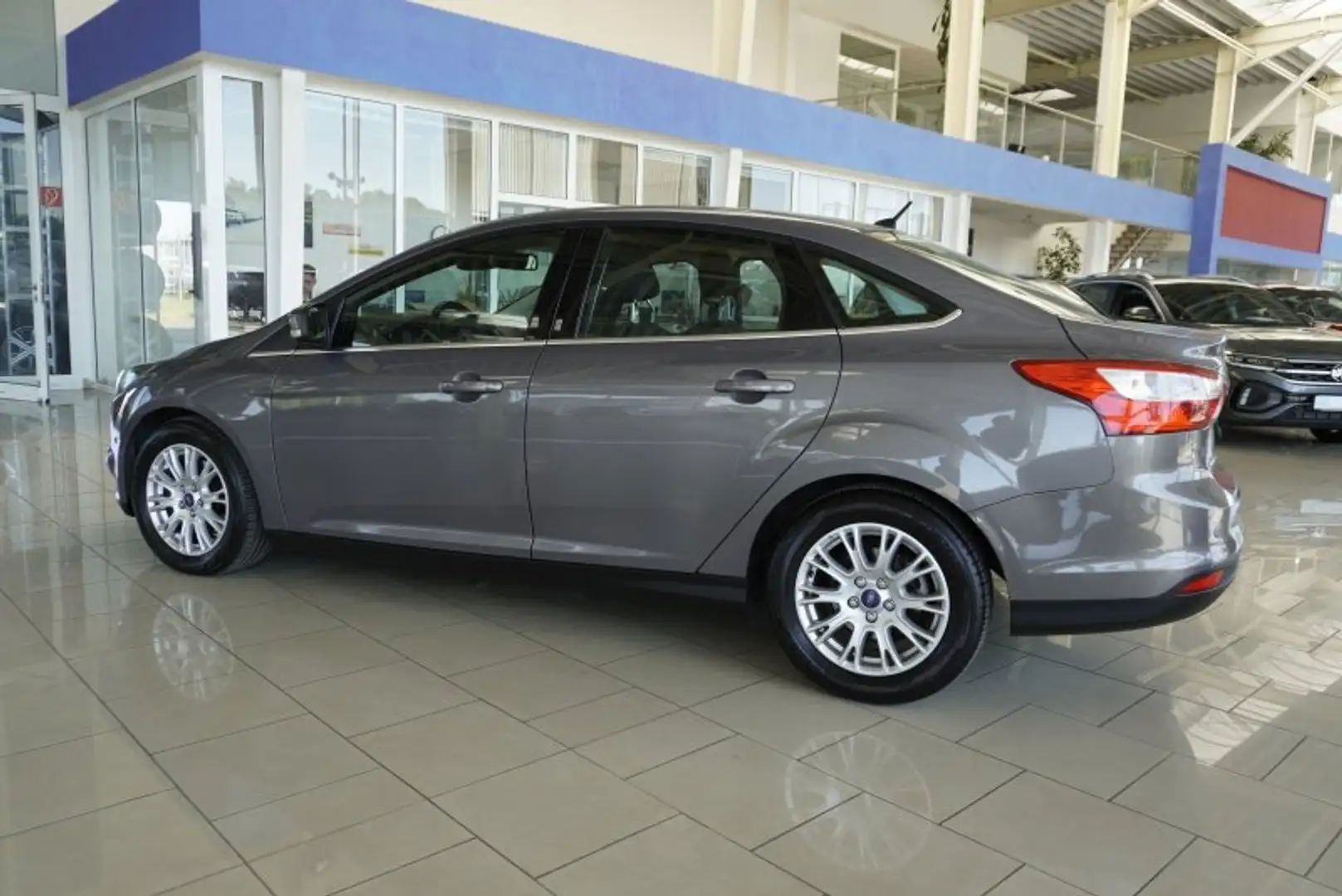 Vehicle image, number 6