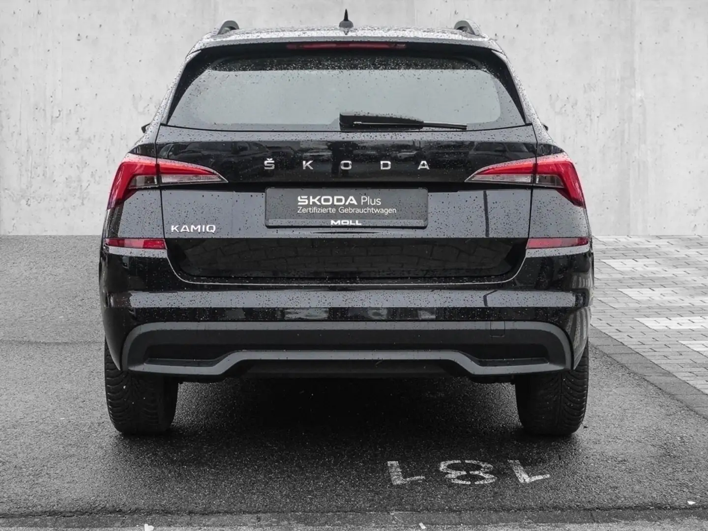 Vehicle image, number 6
