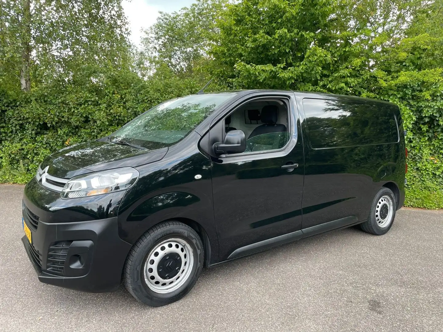 Vehicle image, number 2