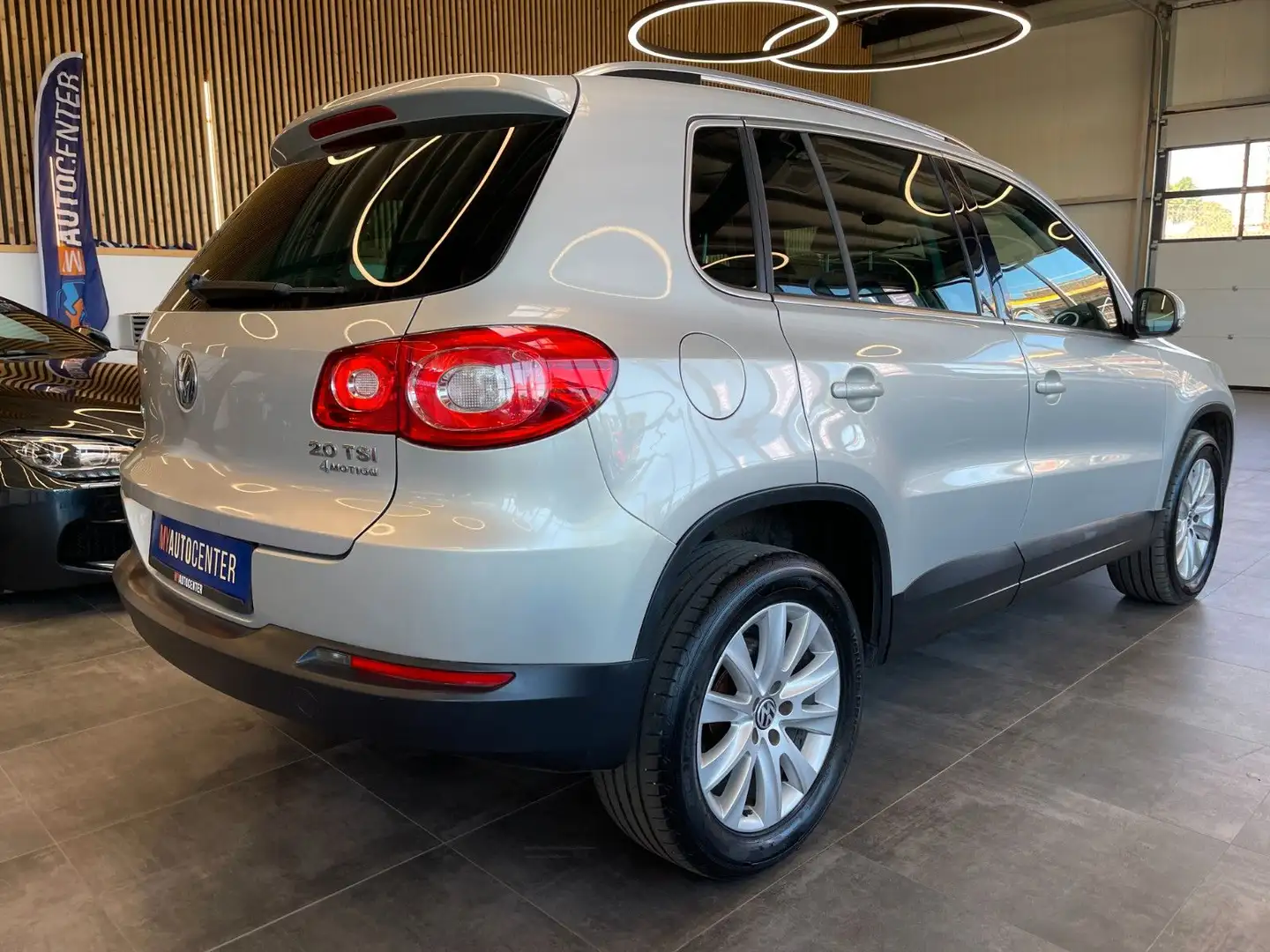 Vehicle image, number 4