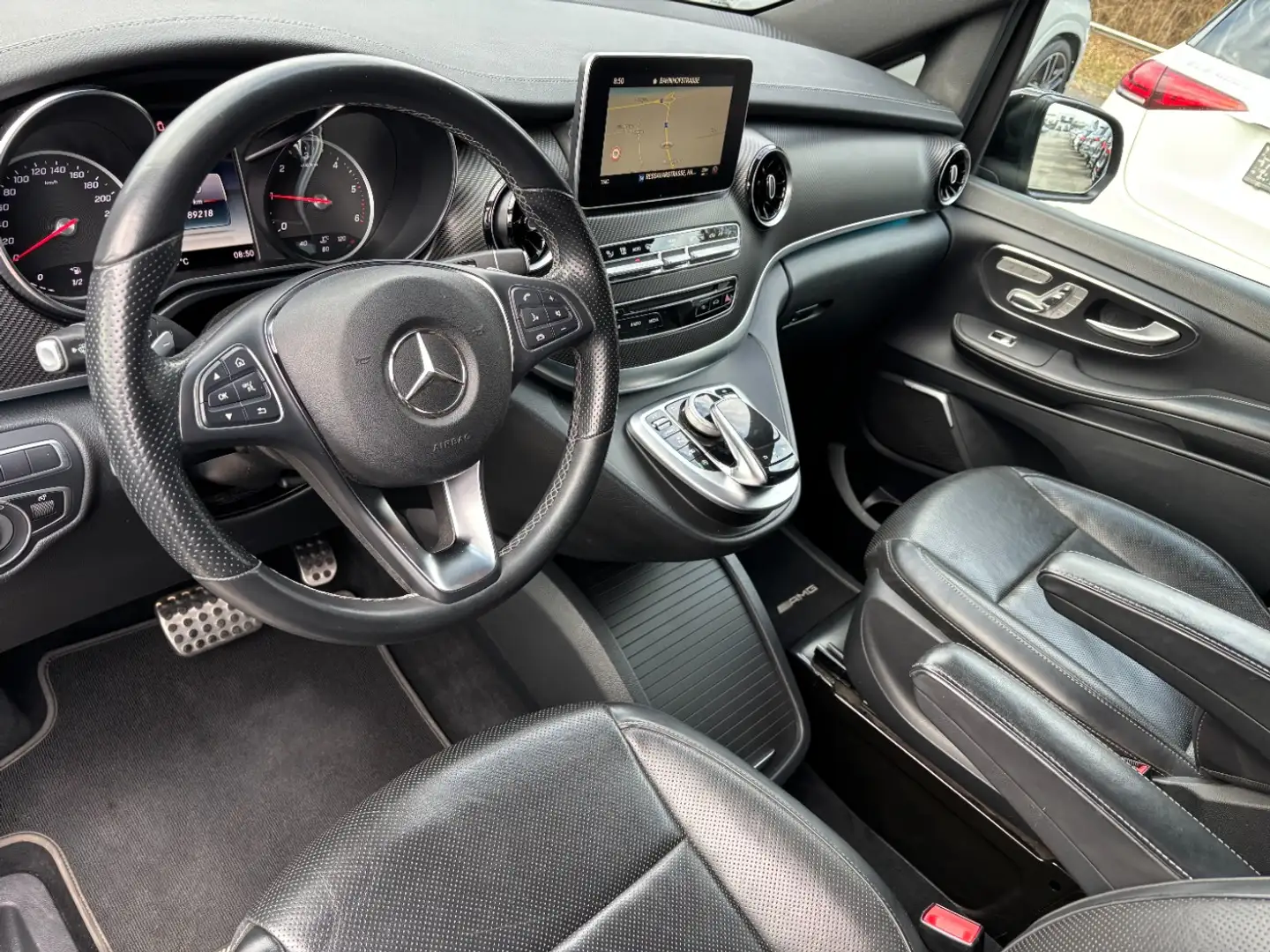 Vehicle image, number 8