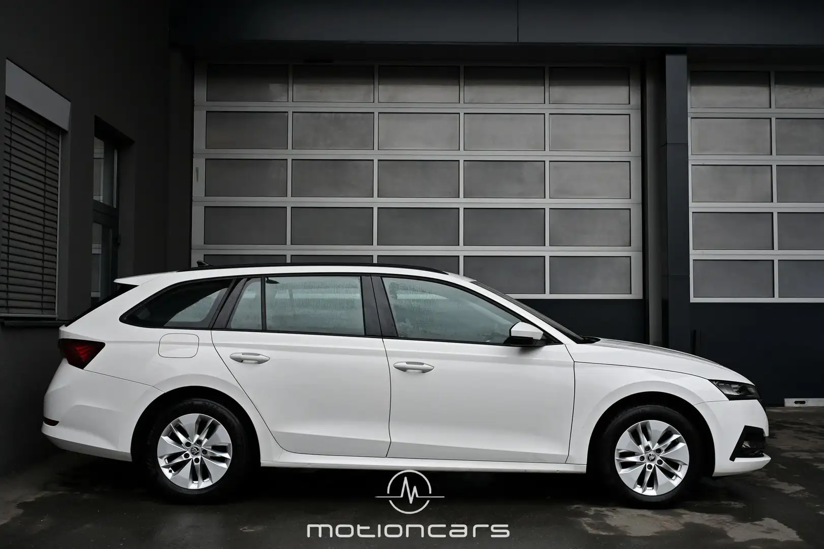Vehicle image, number 5
