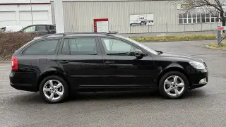 Vehicle image thumbnail, number 6