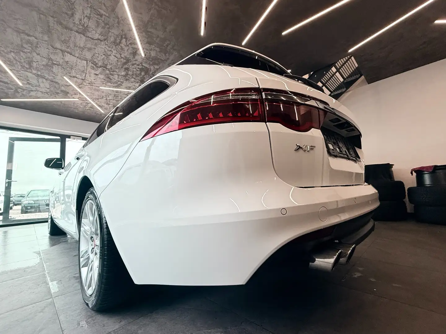 Vehicle image, number 5