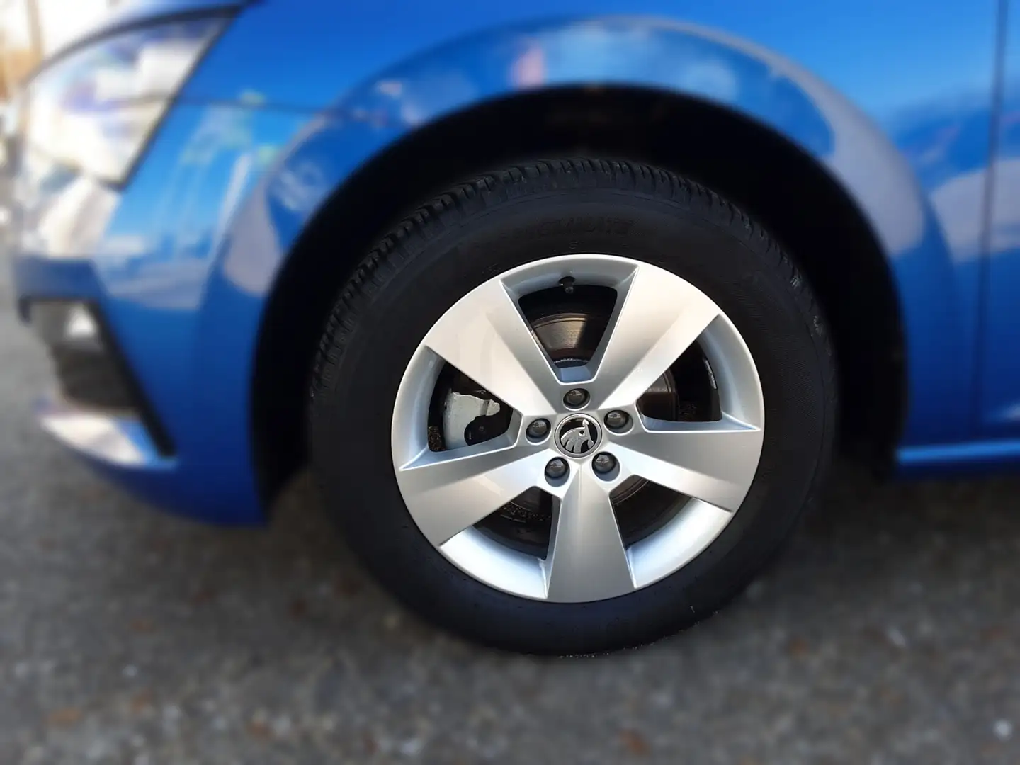 Vehicle image, number 5