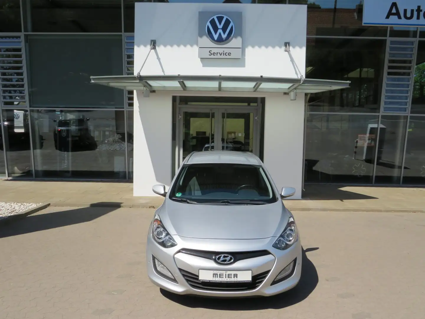 Vehicle image, number 3