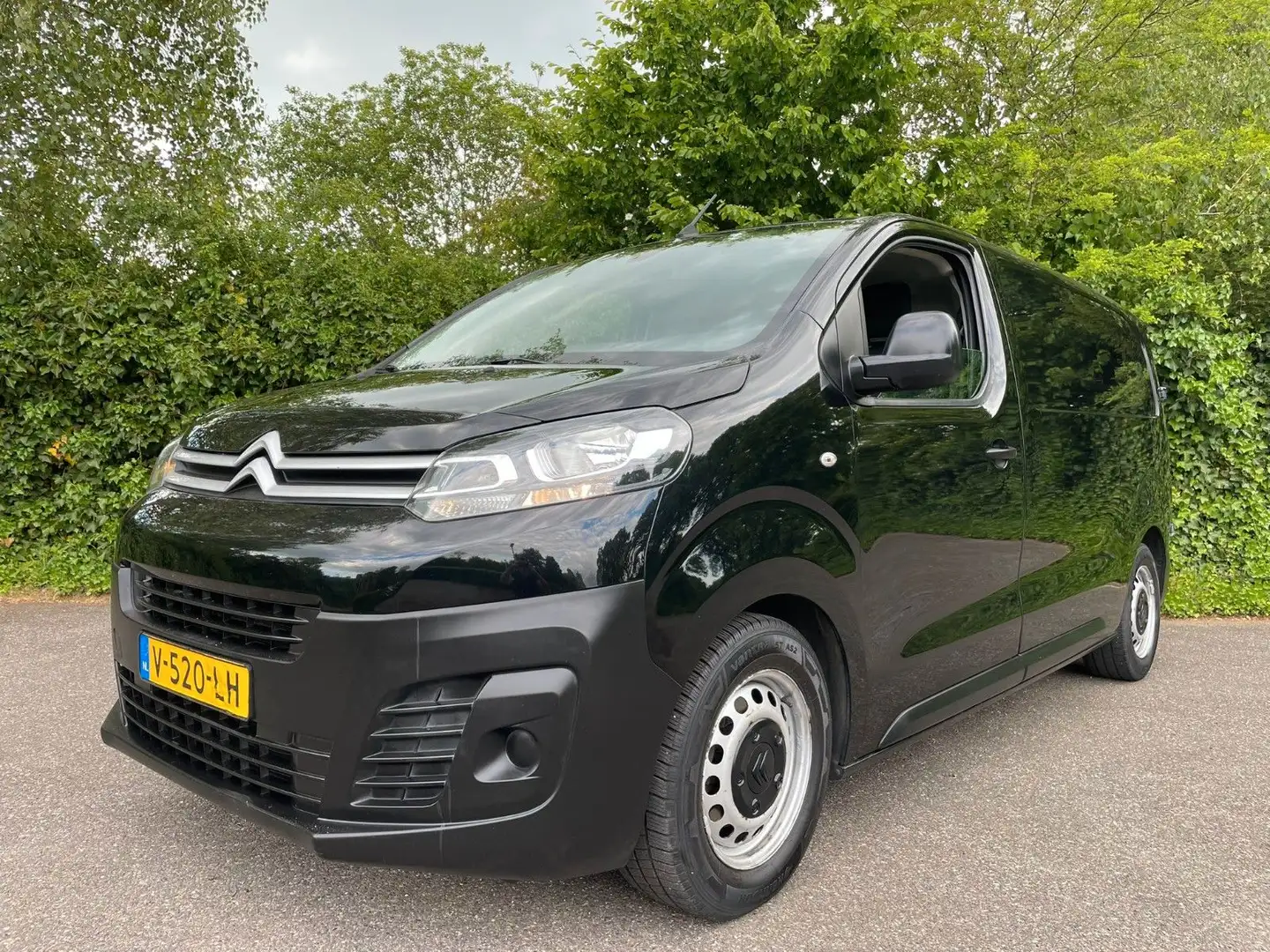 Vehicle image, number 1