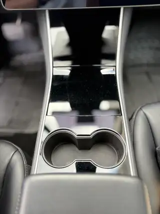 Vehicle image thumbnail, number 6