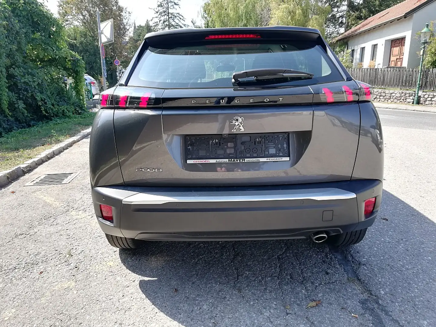 Vehicle image, number 3