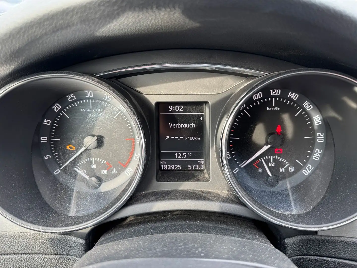 Vehicle image, number 9