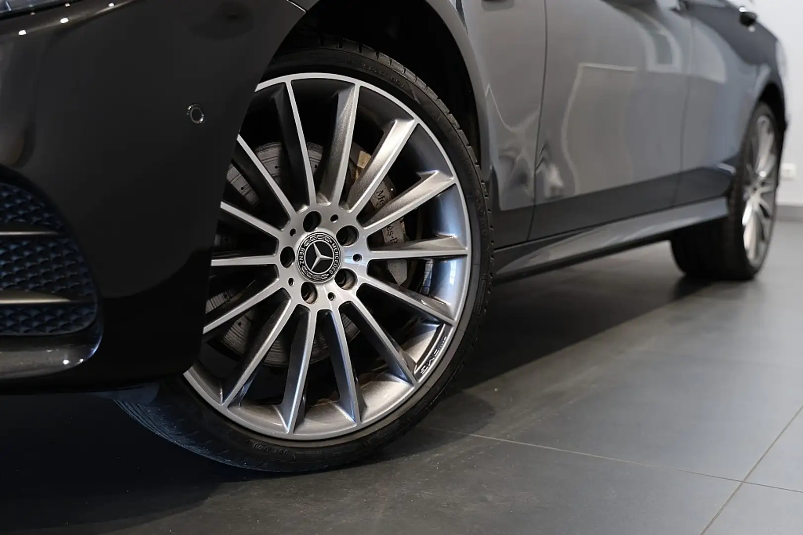 Vehicle image, number 3