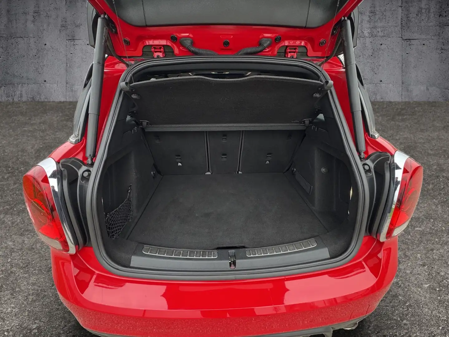 Vehicle image, number 12