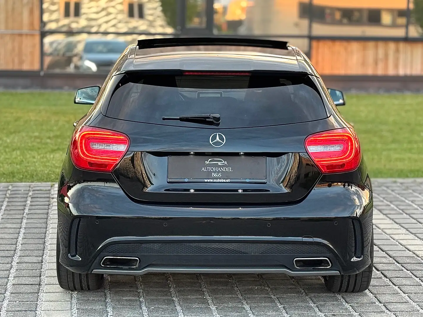 Vehicle image, number 4