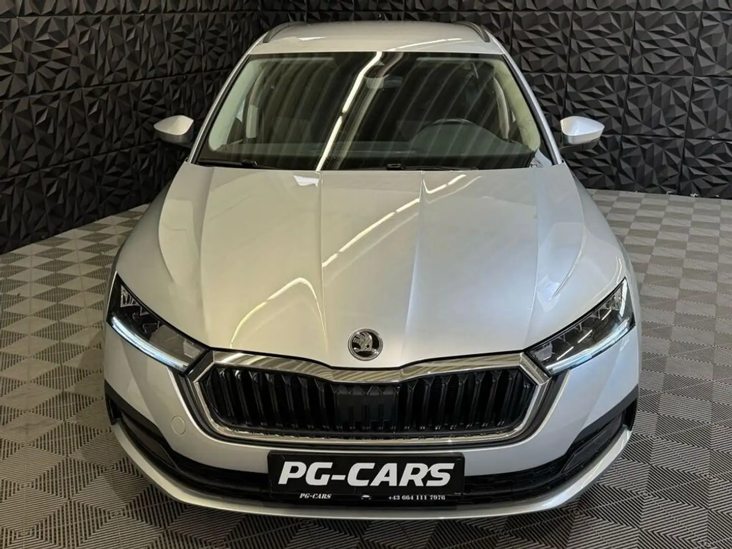 Vehicle image, number 4