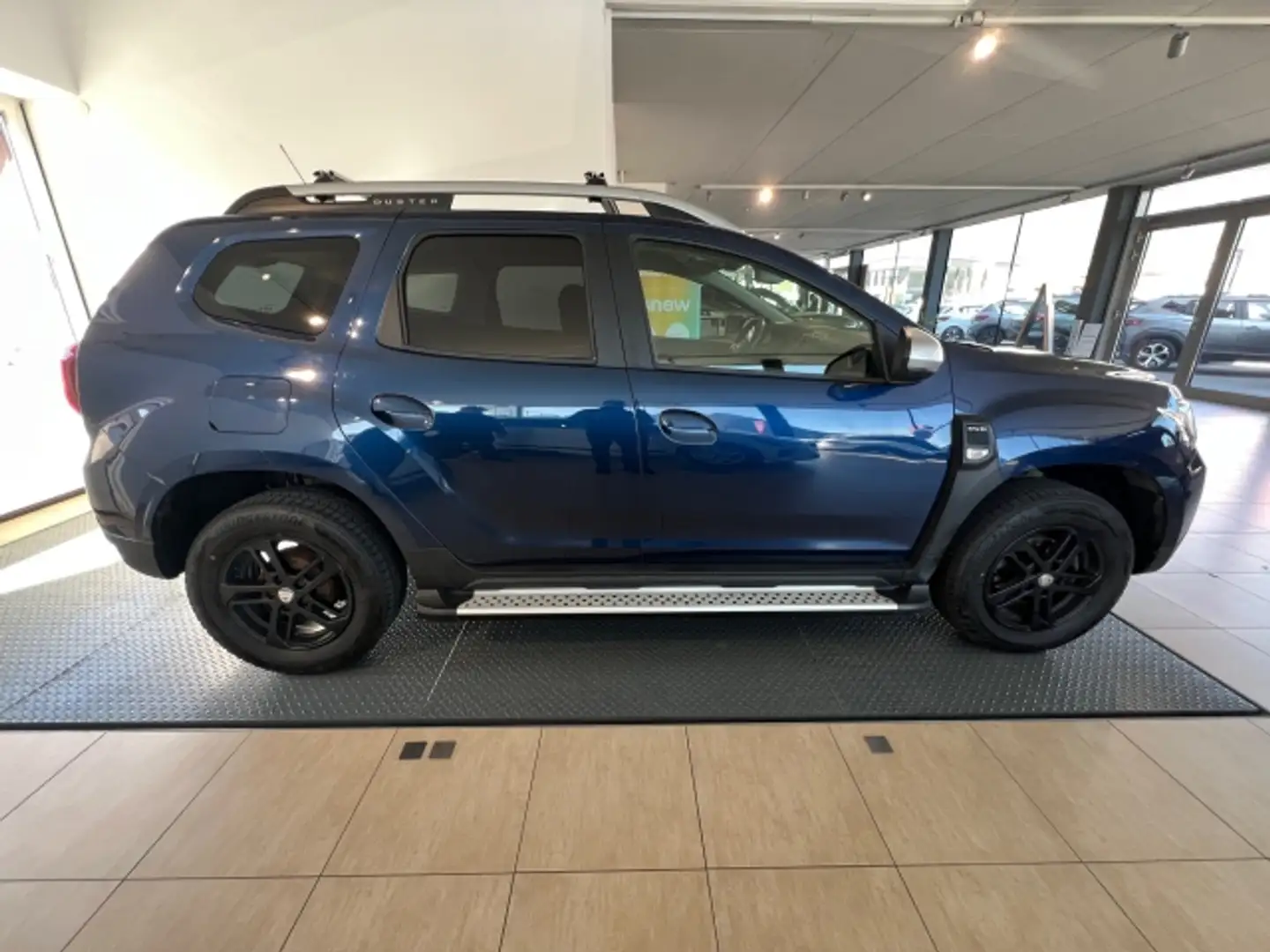 Vehicle image, number 4