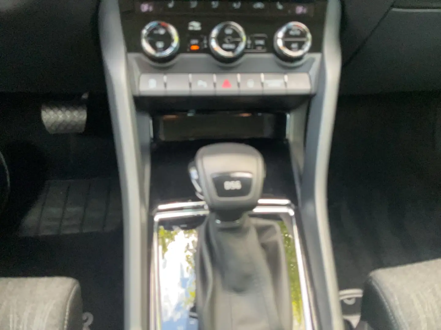Vehicle image, number 14