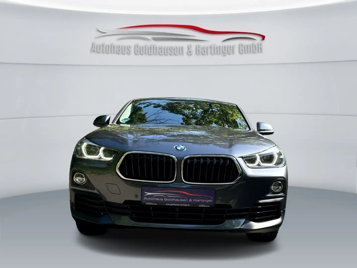 Vehicle image, number 8