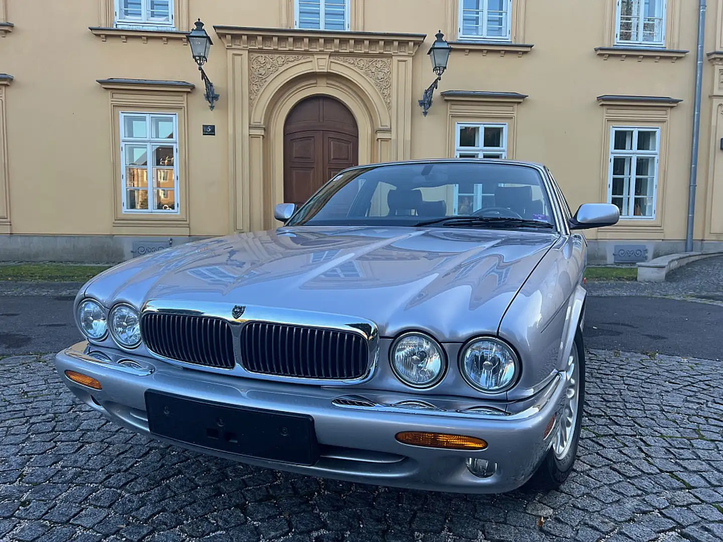 Vehicle image, number 11