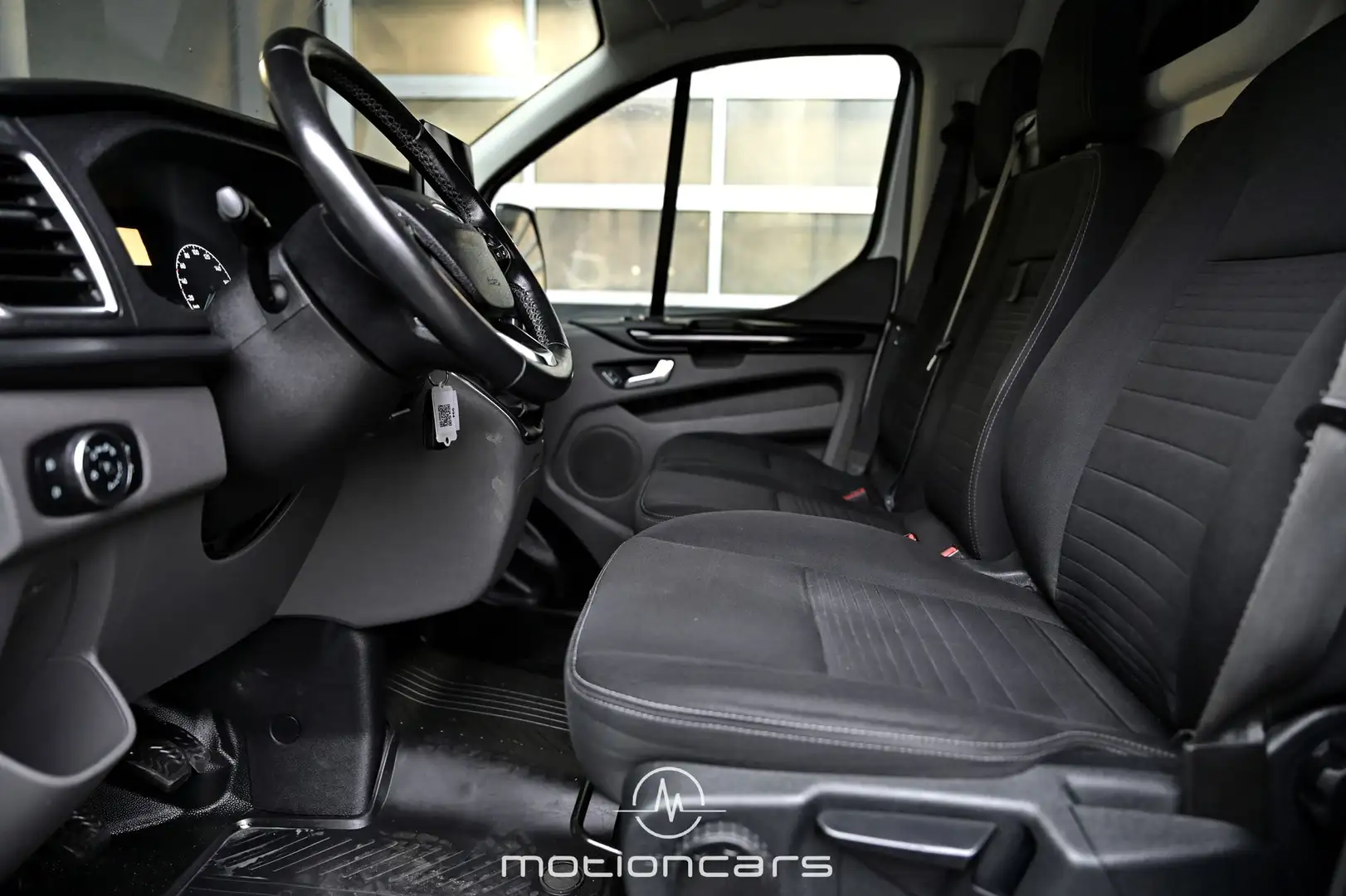 Vehicle image, number 9