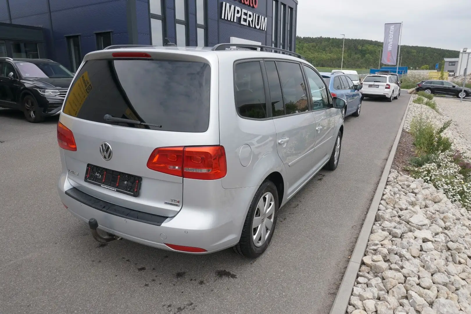 Vehicle image, number 6