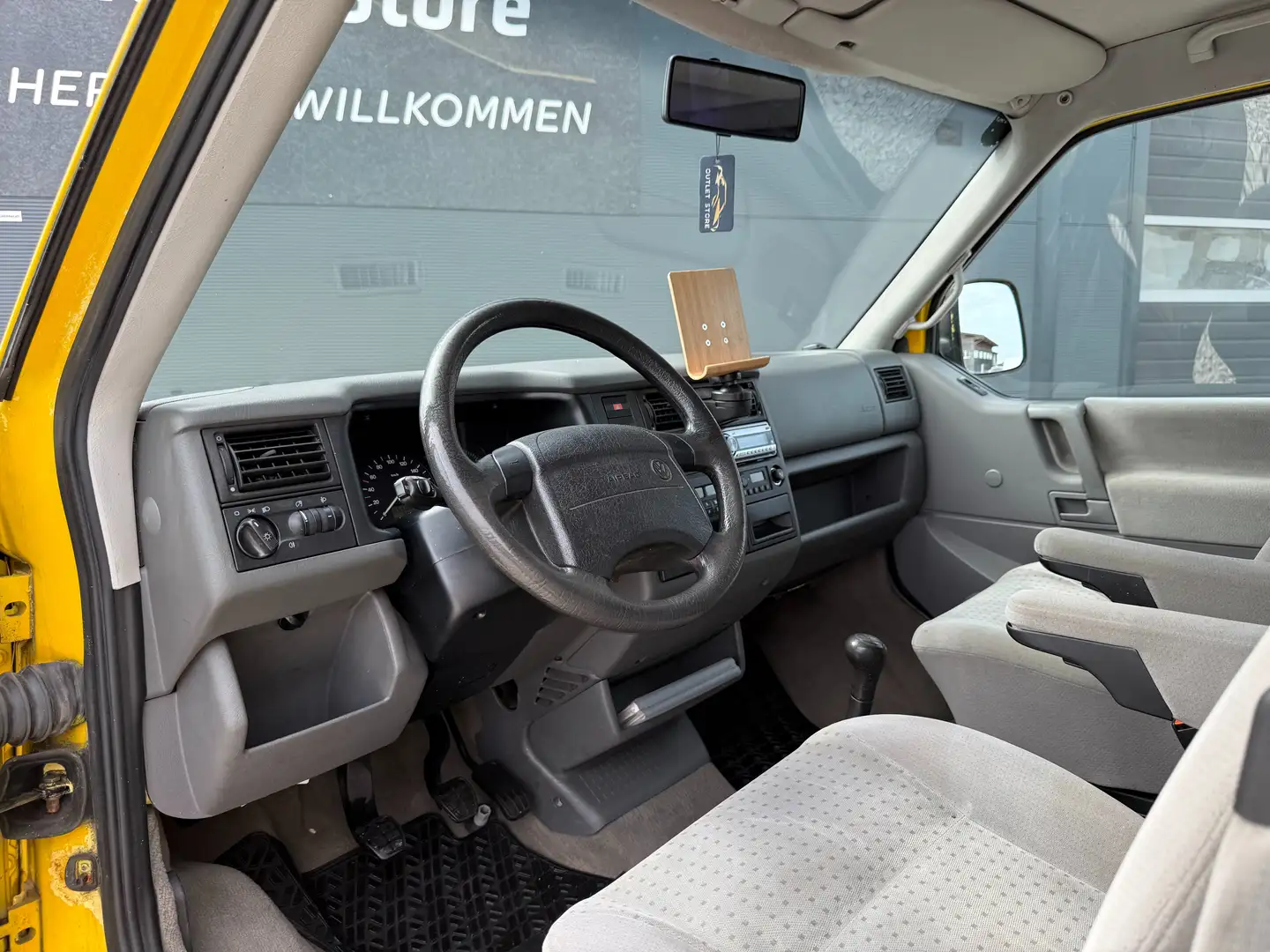 Vehicle image, number 8