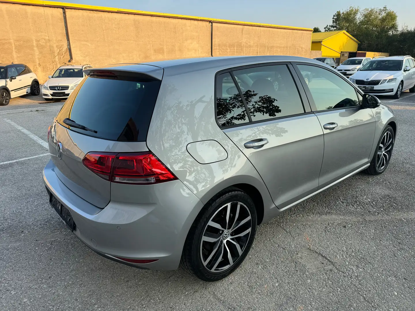 Vehicle image, number 5