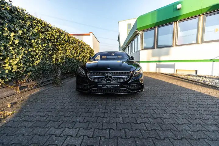 Additional image of the vehicle