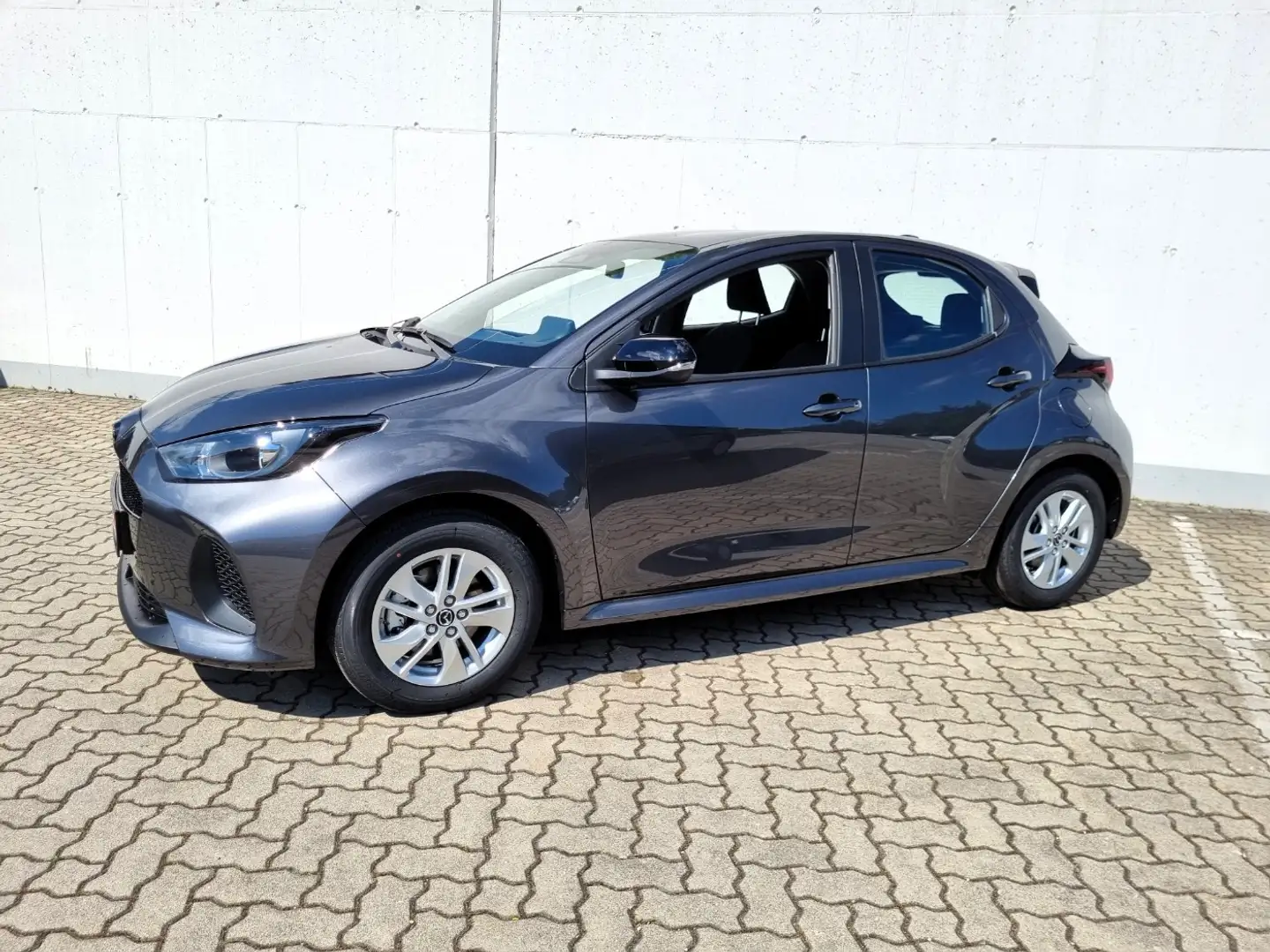 Vehicle image, number 4