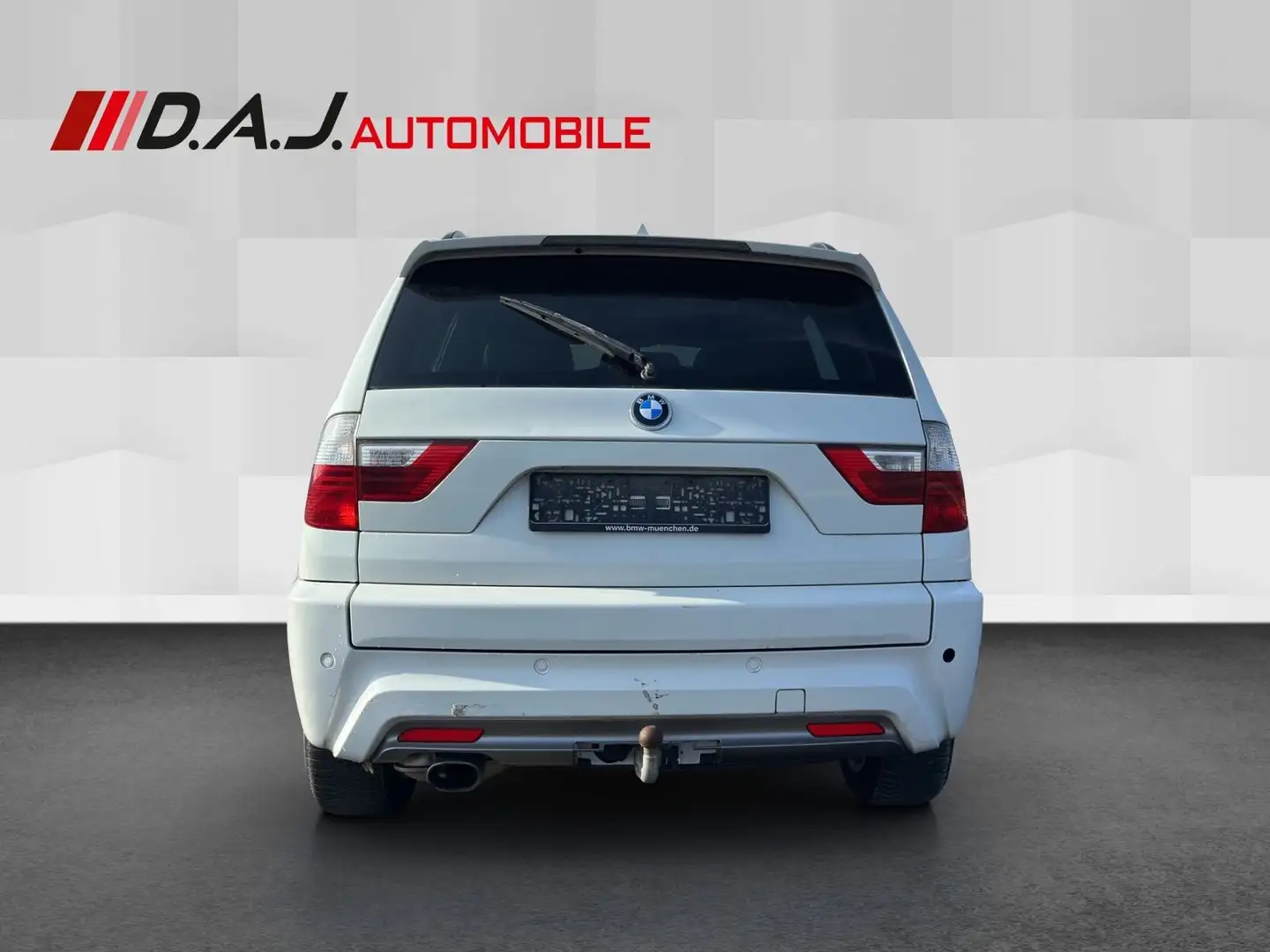 Vehicle image, number 4