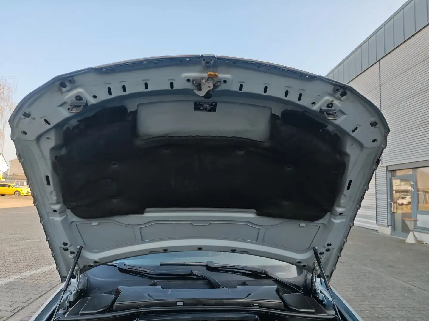 Vehicle image, number 11