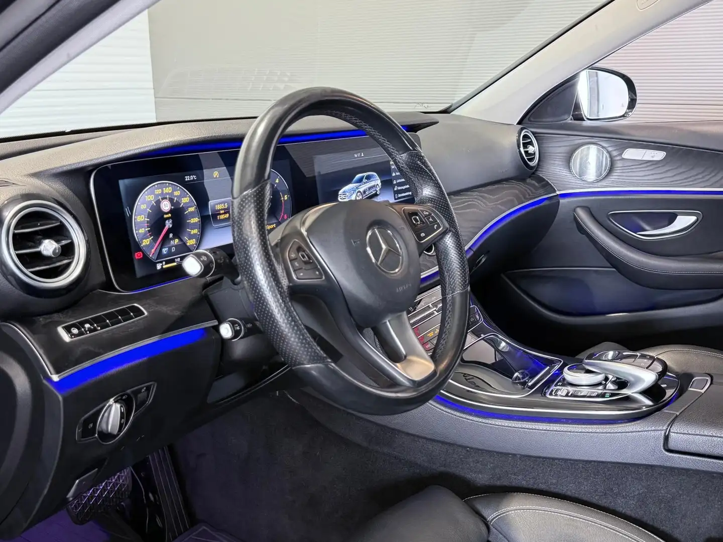 Vehicle image, number 14